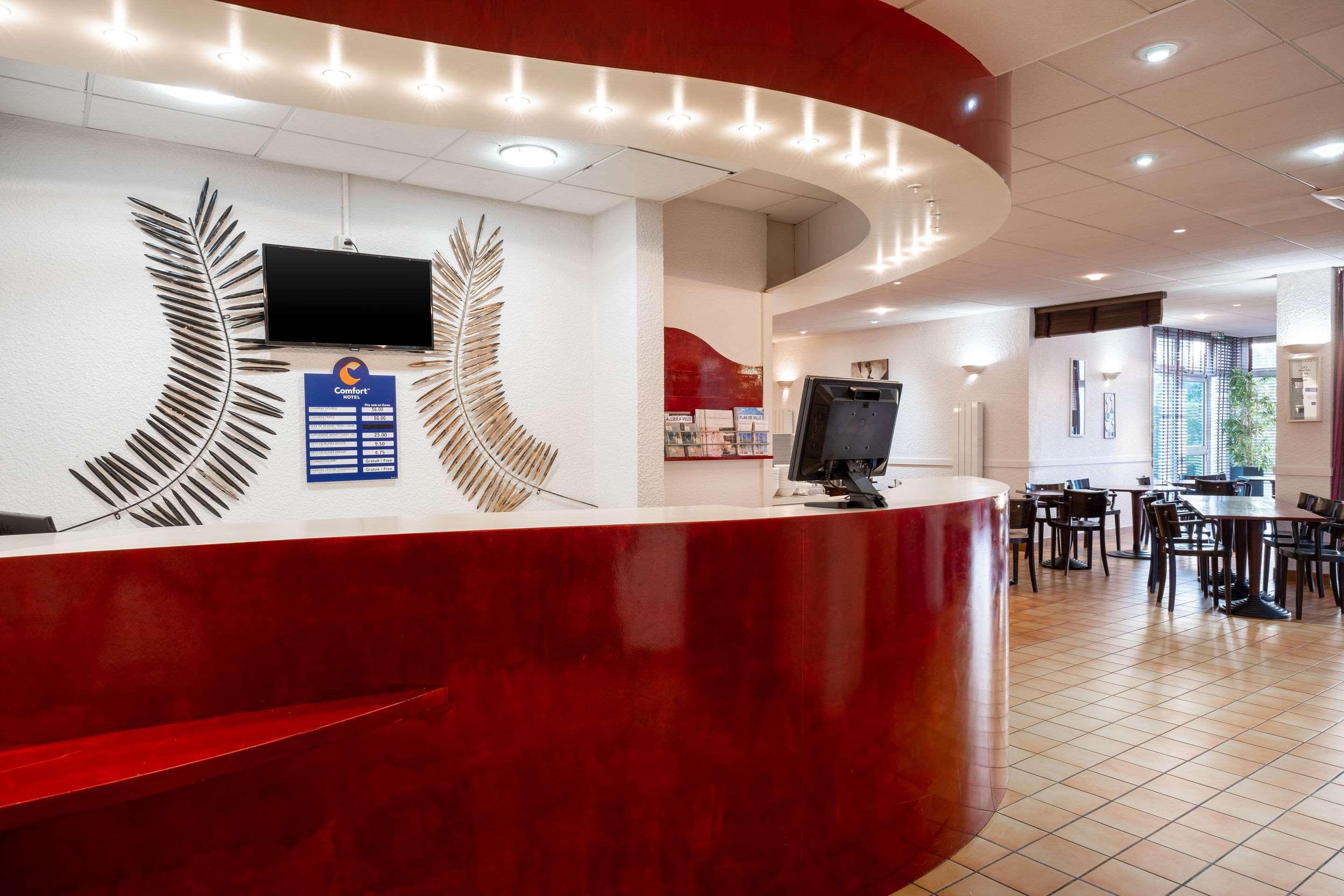 Comfort Hotel Montluçon Buitenkant foto